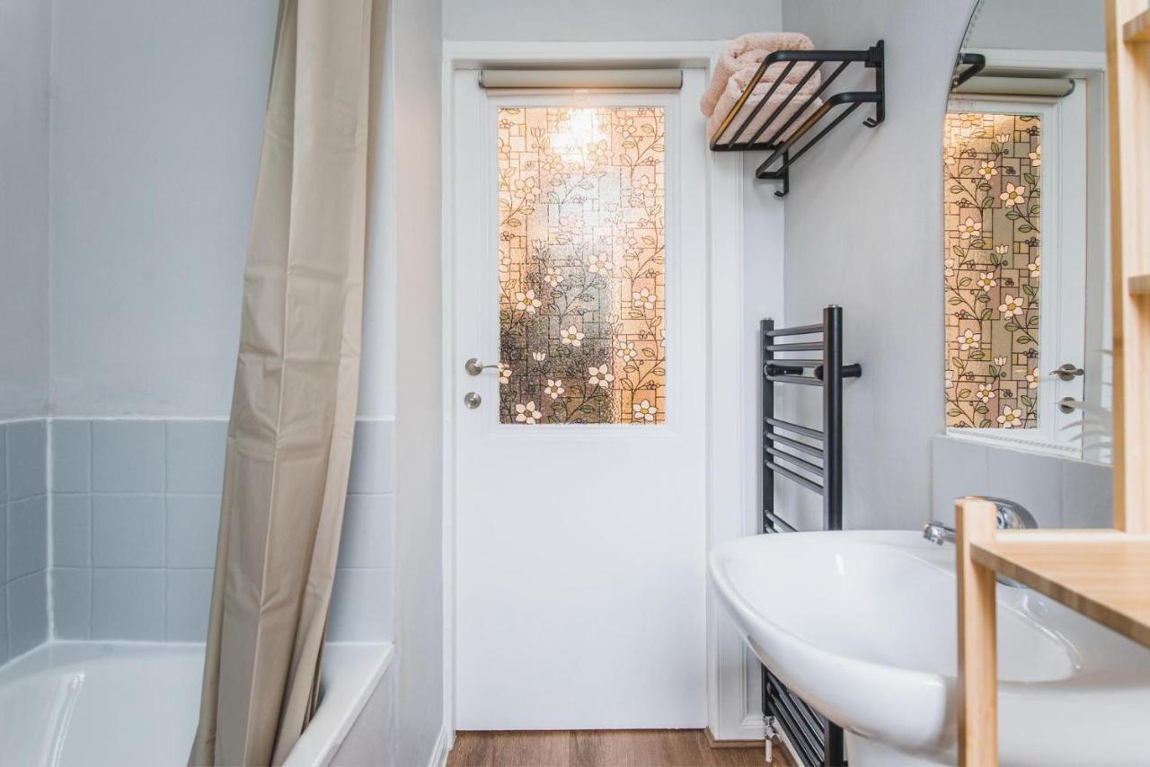 New Sleek 1Bd Edinburgh City Centre Stay エクステリア 写真